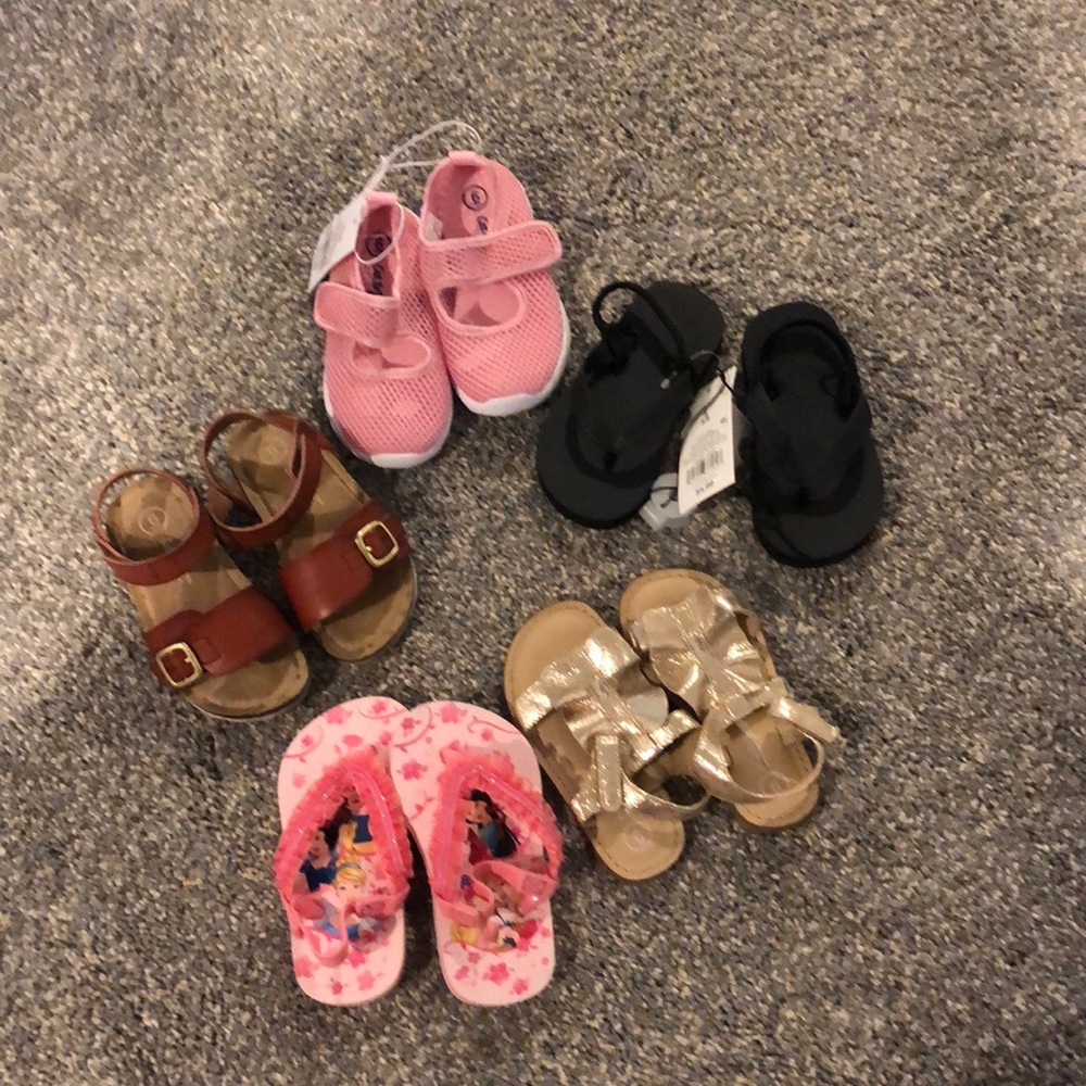 Toddler/baby size 6 shoes